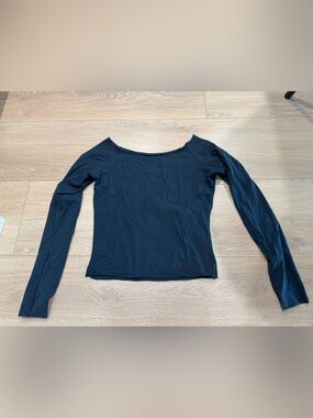 Classic Navy longsleeve Top